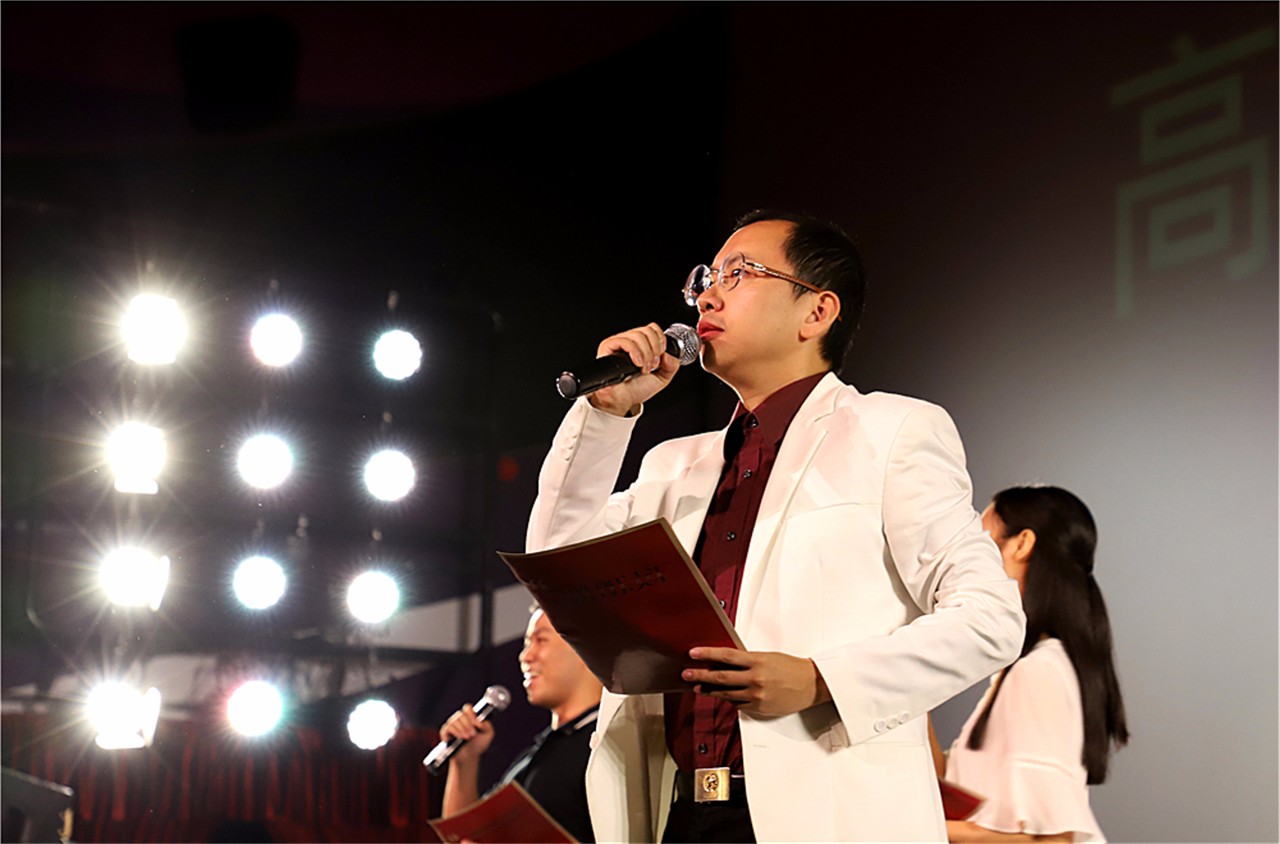 龙湖图书馆合胜分馆举办《点亮中国梦》主题朗诵会 暨