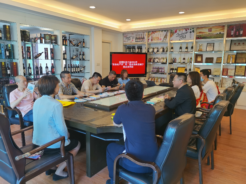 建党100周年宣传栏图片,100周年学党史宣传栏 宣传活动,营造了辖区增强安全意识的浓厚氛围,为庆祝建党100周年营造