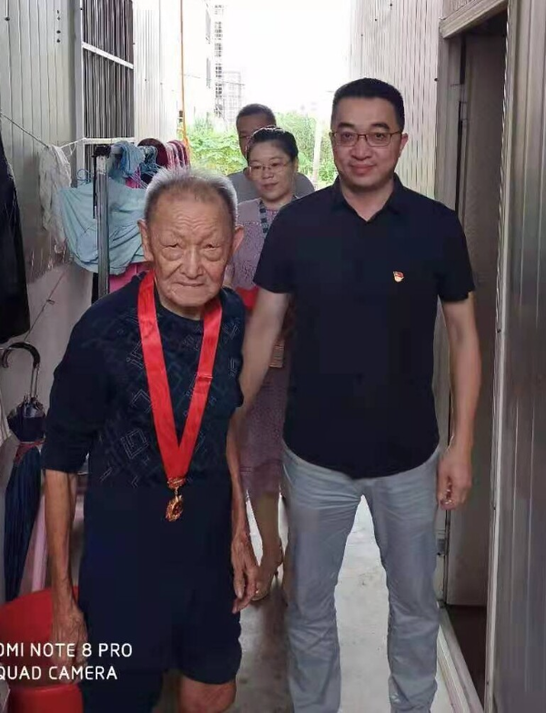 1_荣光五十载 初心未曾改_10