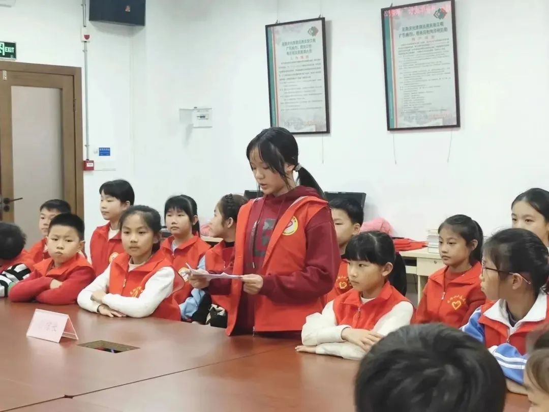 “小馆长”代表陈锌杭同学分享心得体会.jpg