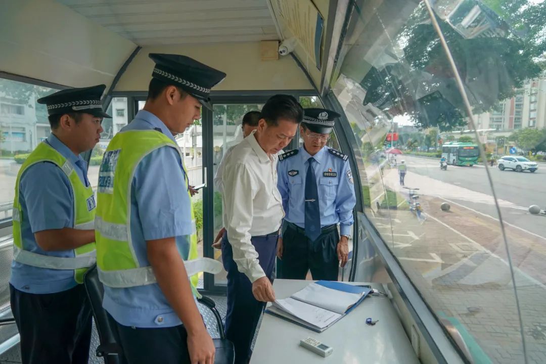国家税务总局 人力资源社会保障部 国务院扶贫办教育部关于实施支持和促进重点群体创业就业有关税收政策具体操作问题的公告_页面_04.jpg