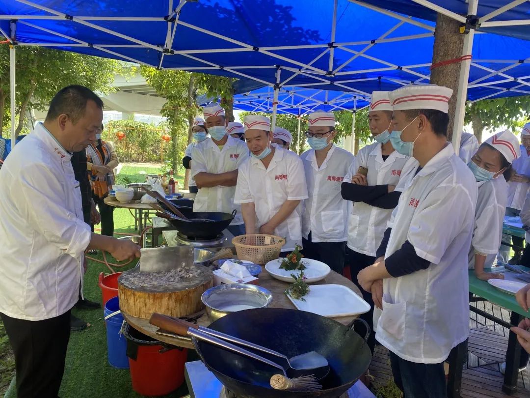 "粤菜师傅"厨艺技能提升培训班走进龙腾街道妈屿岛
