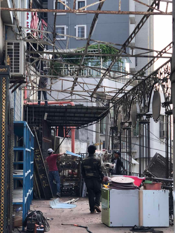 村民自拆现场5.jpg
